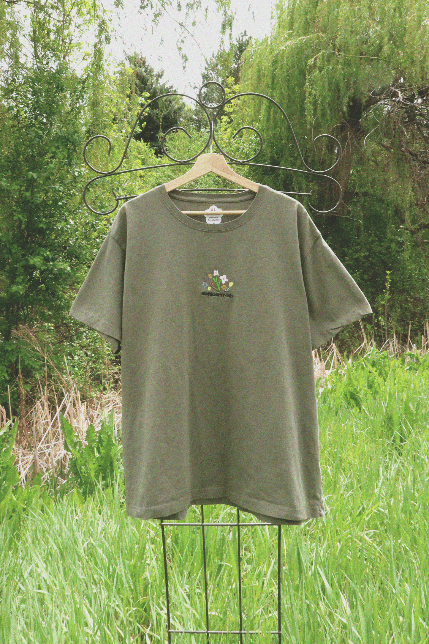 Outdoorsy-ish Tee - size XL