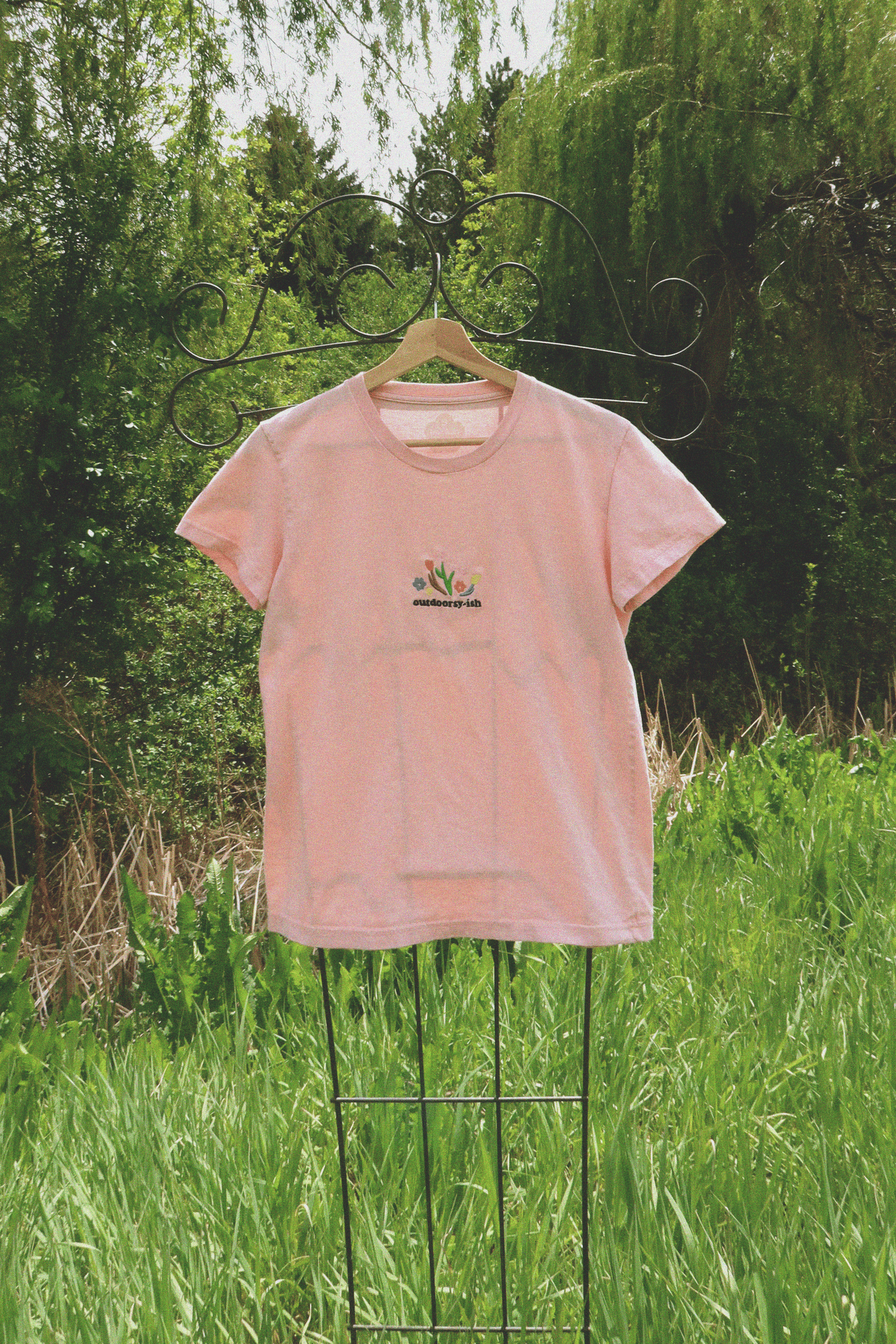 Outdoorsy-ish Tee - size Small