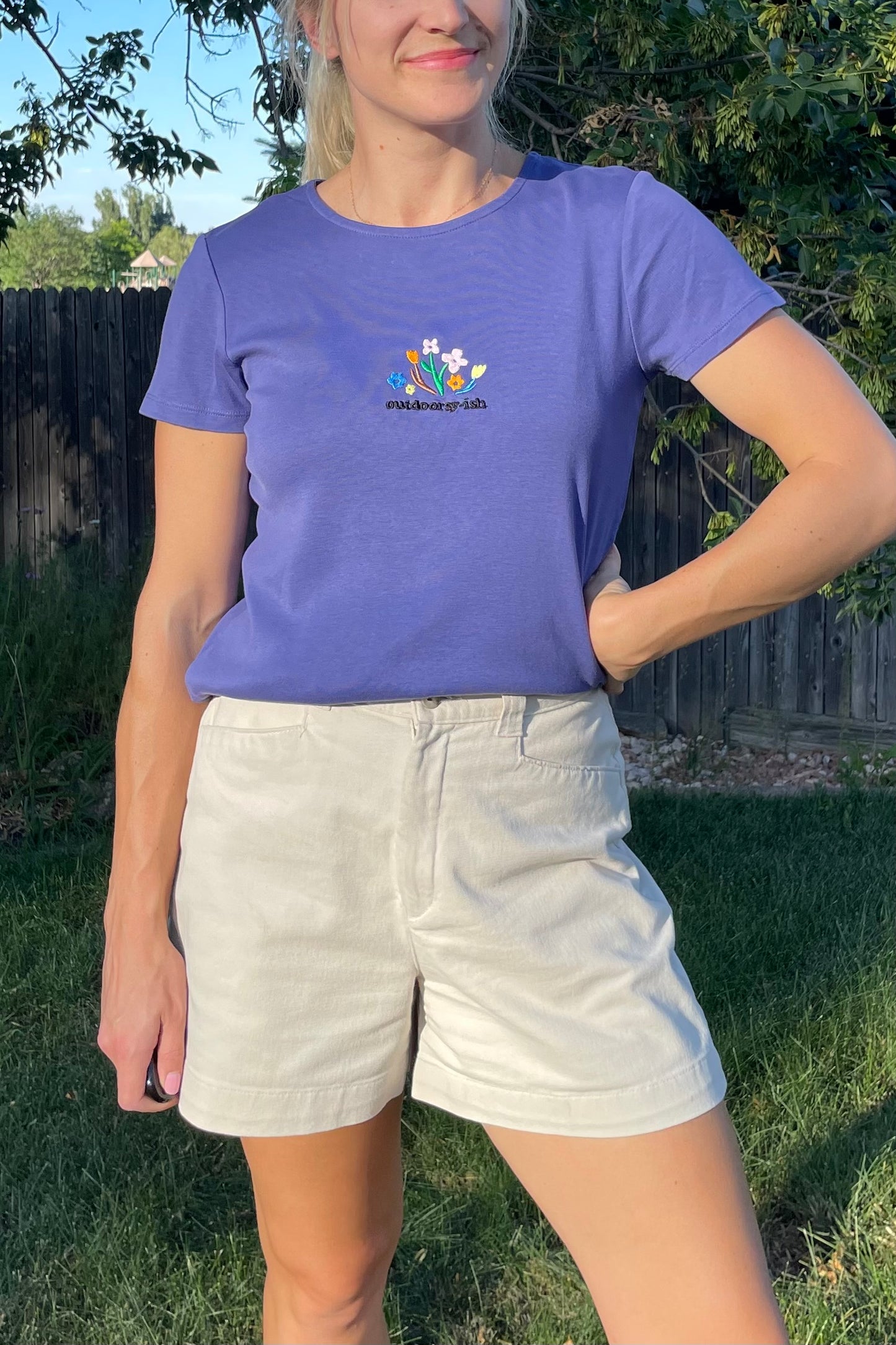 Outdoorsy-ish Tee - size Small