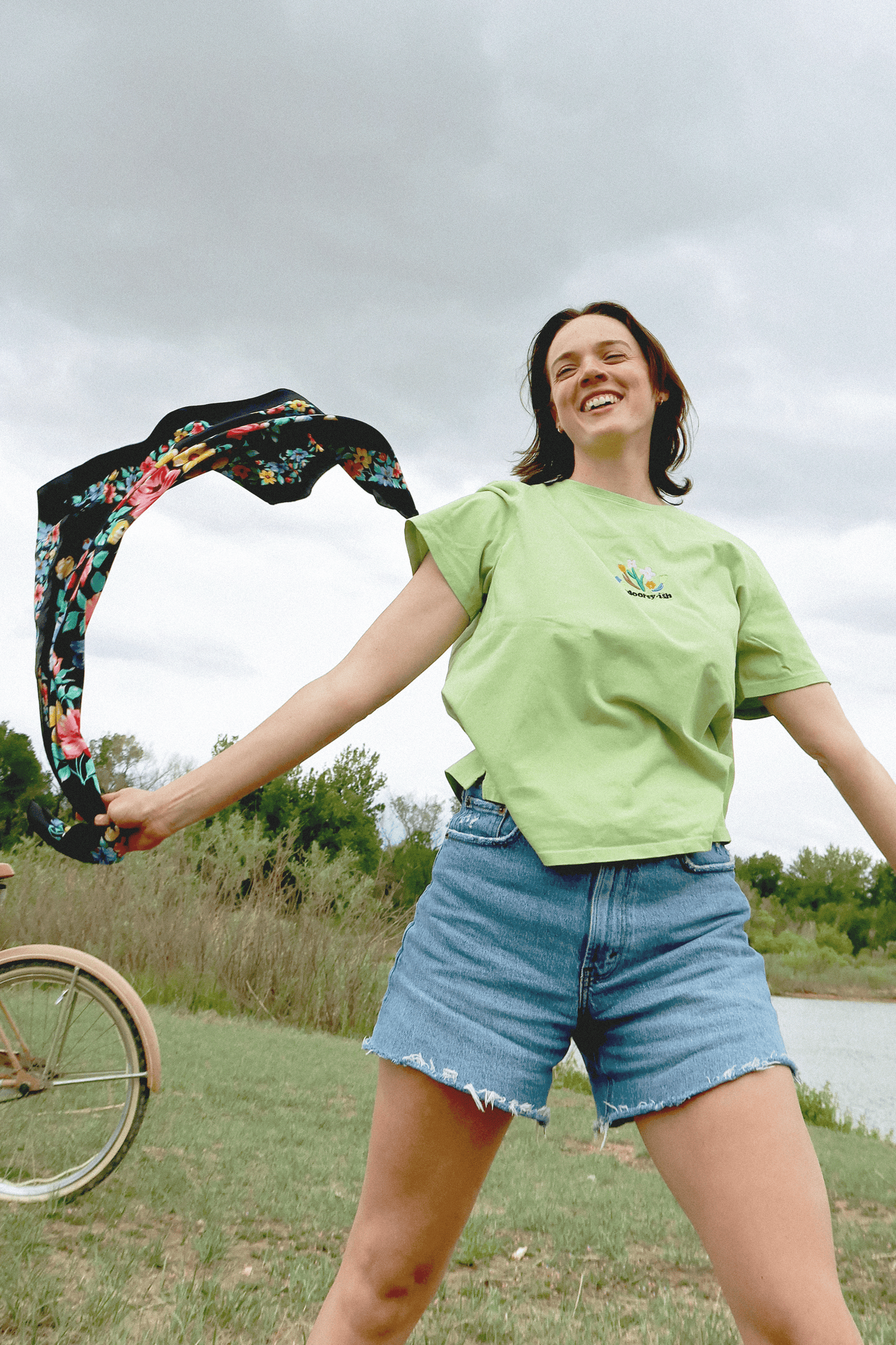 Outdoorsy-ish Tee - size XL