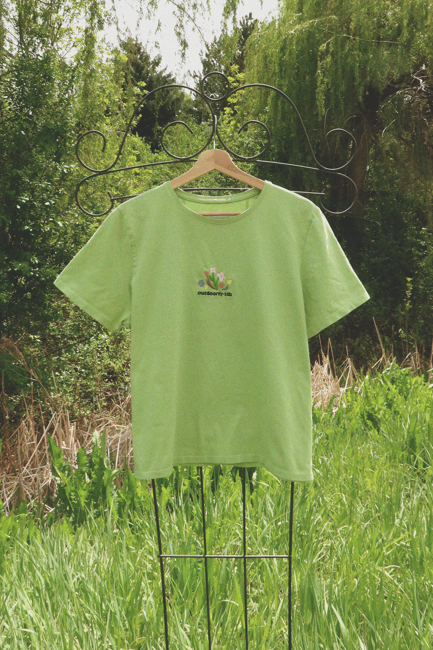 Outdoorsy-ish Tee - size XL